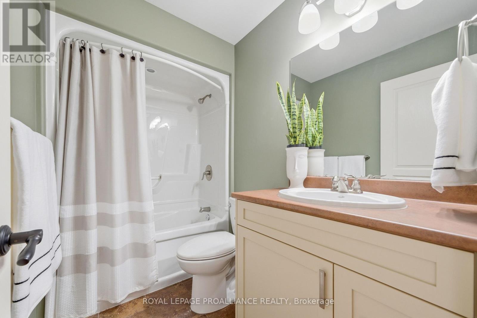 240 Avondale Road, Belleville, Ontario  K8P 0B6 - Photo 28 - X12822484