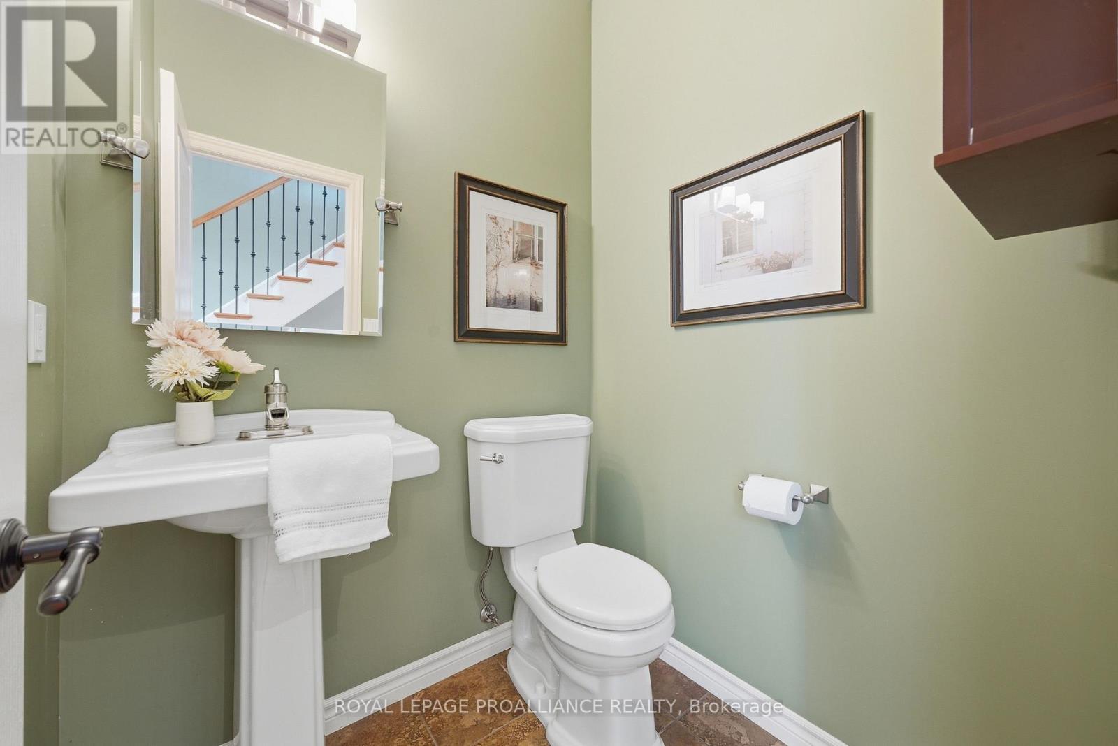 240 Avondale Road, Belleville, Ontario  K8P 0B6 - Photo 6 - X12822484