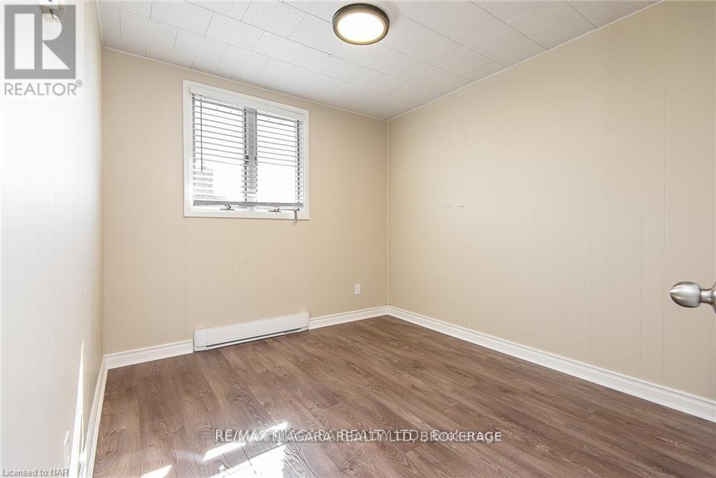 120 Elizabeth Street, Port Colborne, Ontario  L3K 2B9 - Photo 15 - X12578458