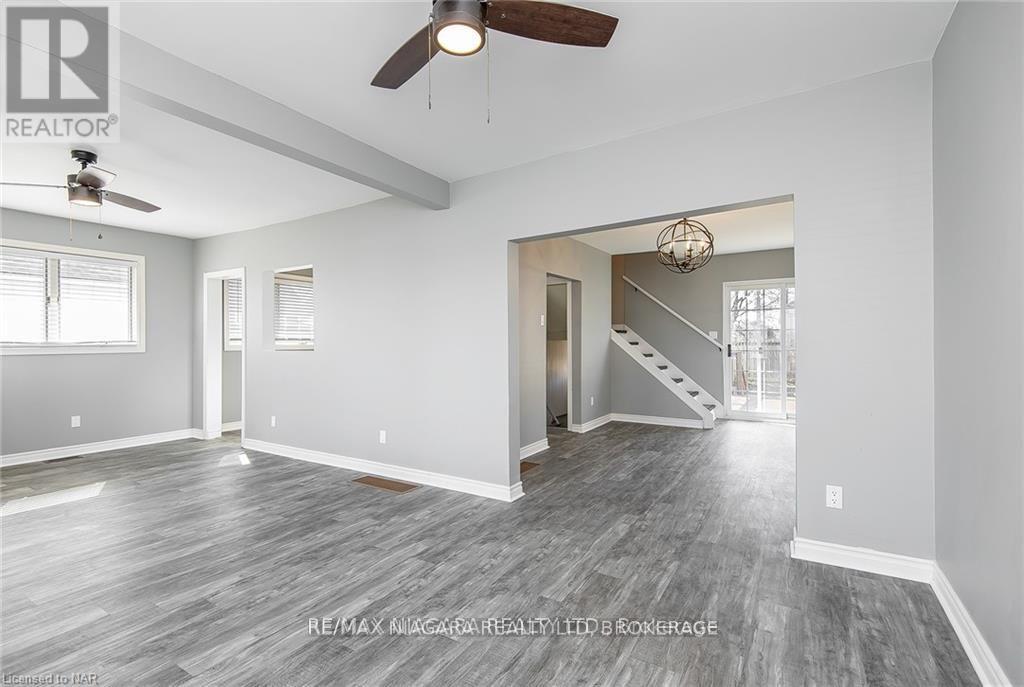 120 Elizabeth Street, Port Colborne, Ontario  L3K 2B9 - Photo 8 - X12578458