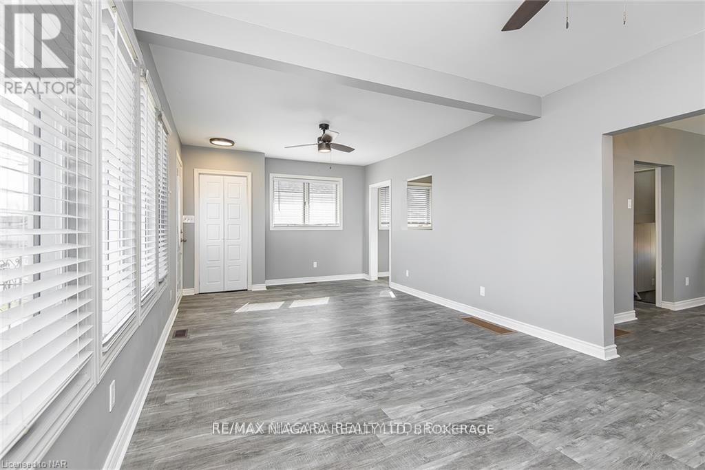 120 Elizabeth Street, Port Colborne, Ontario  L3K 2B9 - Photo 9 - X12578458