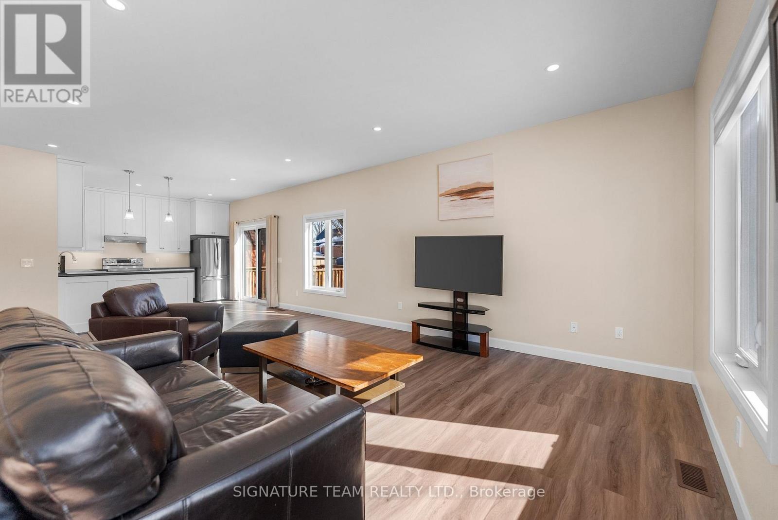 12 Simpson Street, Whitewater Region, Ontario  K0J 1K0 - Photo 6 - X12870592