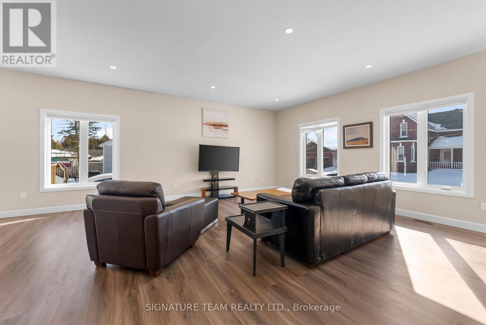 12 Simpson Street, Whitewater Region, Ontario  K0J 1K0 - Photo 7 - X12870592