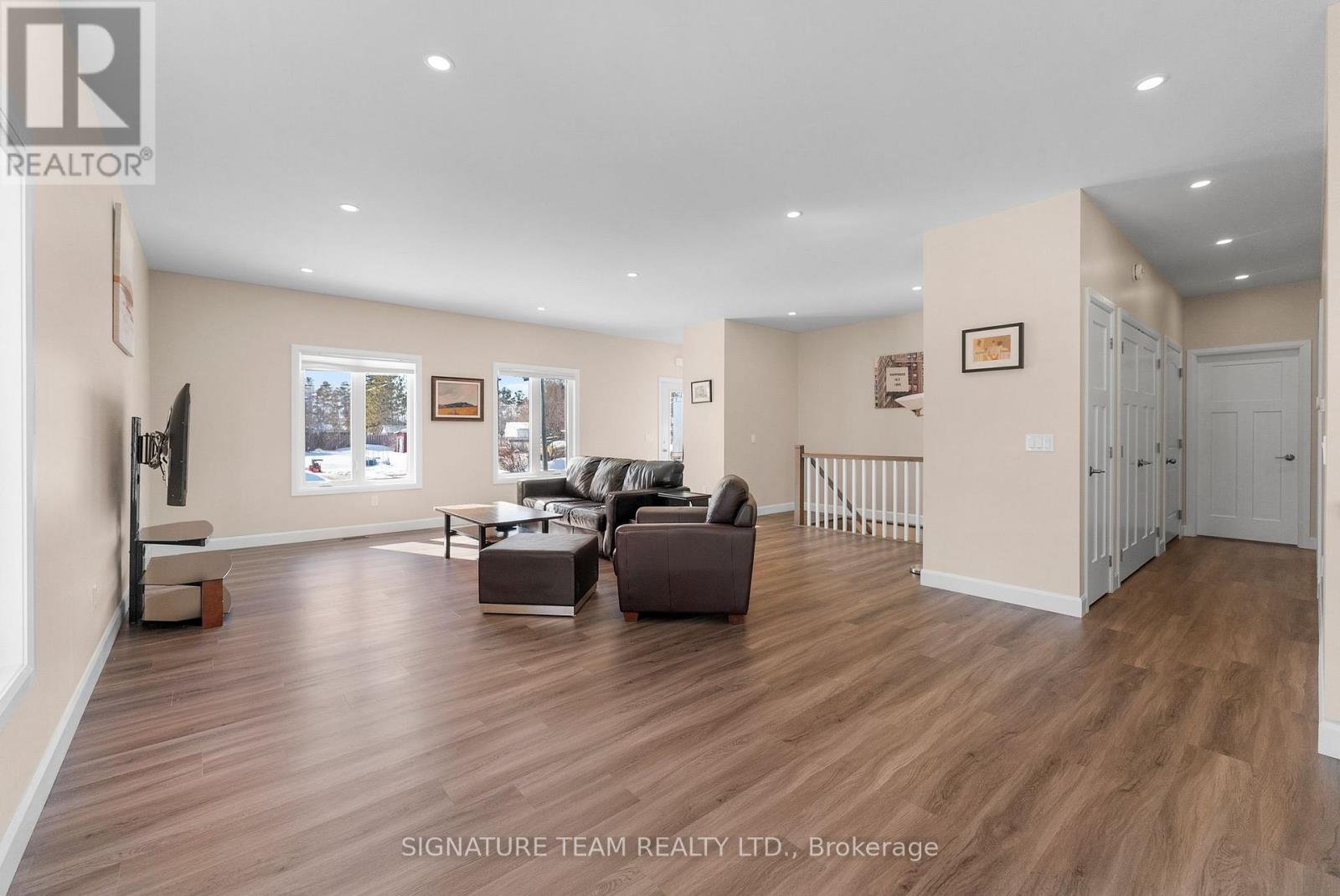 12 Simpson Street, Whitewater Region, Ontario  K0J 1K0 - Photo 8 - X12870592