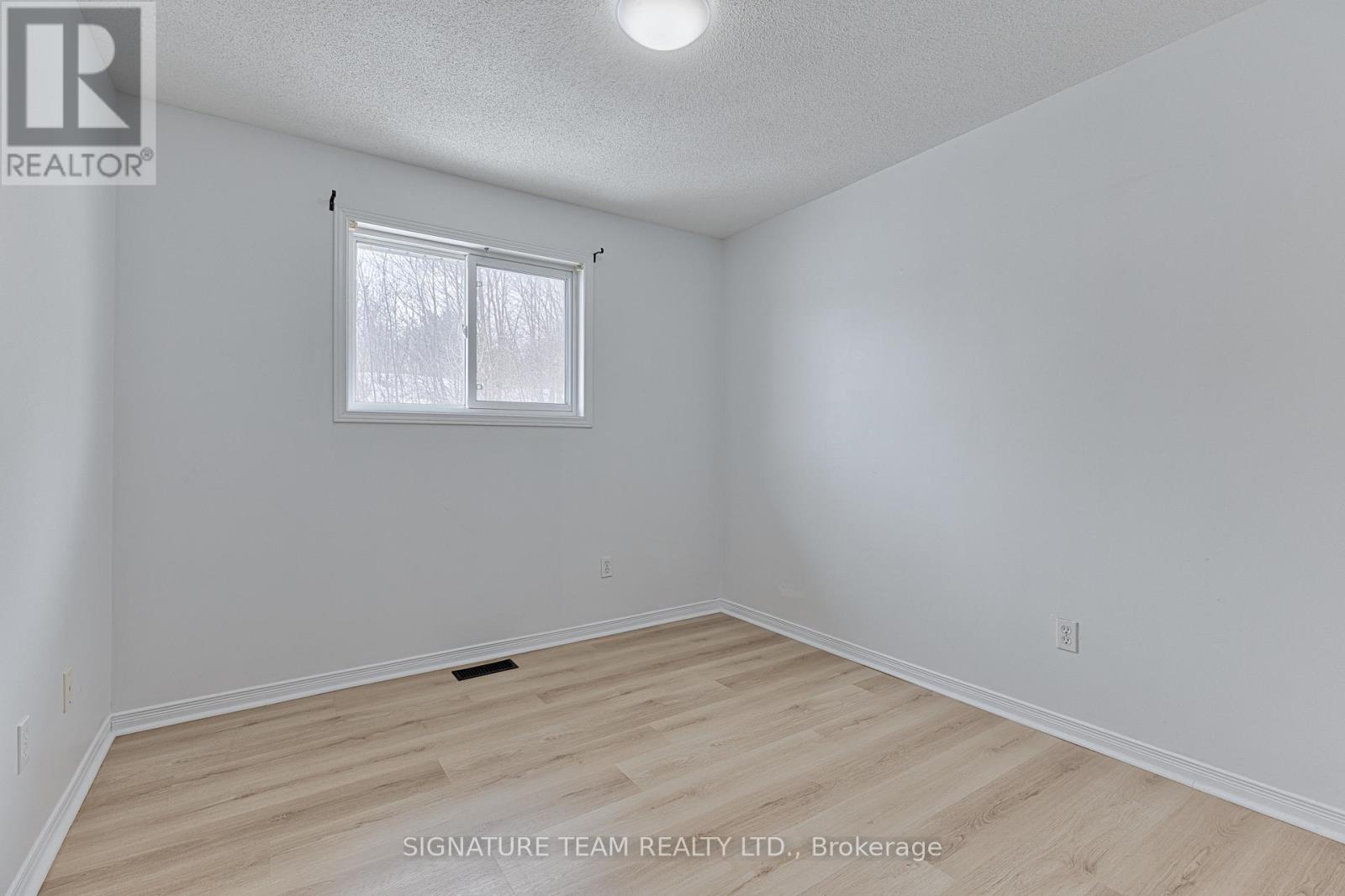 20 Northbrook Road, Petawawa, Ontario  K8H 3N4 - Photo 20 - X12952288