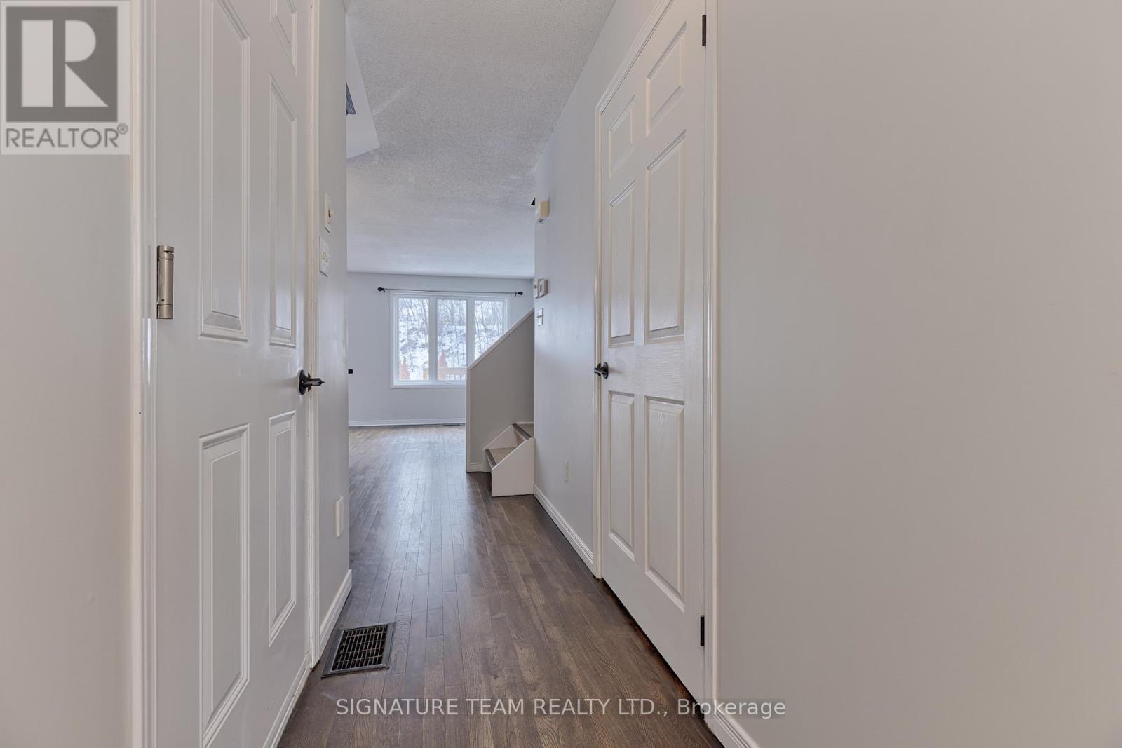 20 Northbrook Road, Petawawa, Ontario  K8H 3N4 - Photo 4 - X12952288