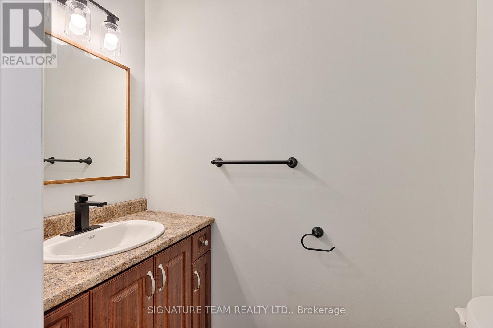 20 Northbrook Road, Petawawa, Ontario  K8H 3N4 - Photo 6 - X12952288