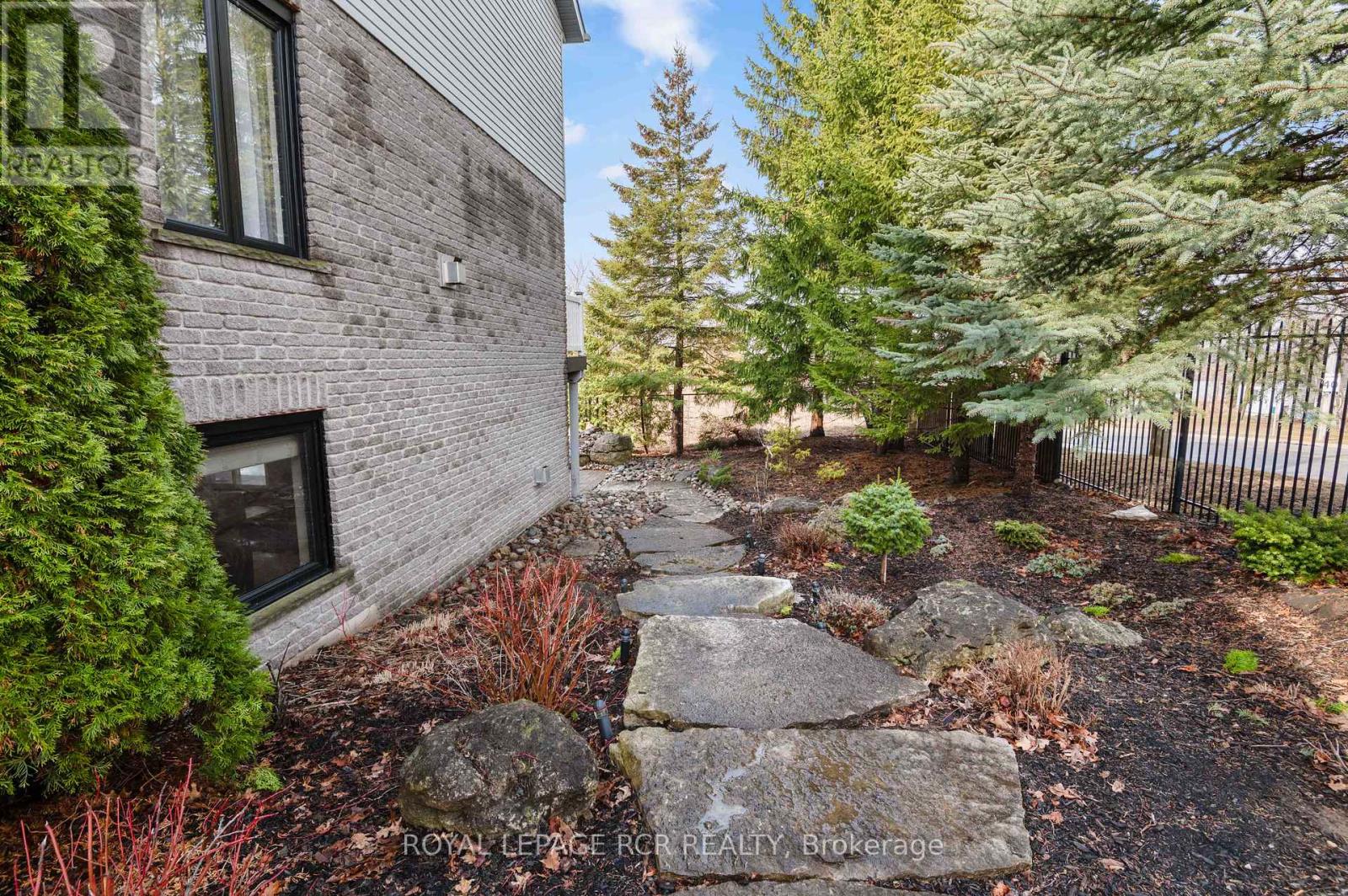 118 Oak Ridge Drive, Orangeville, Ontario  L9W 5J5 - Photo 37 - W12965648