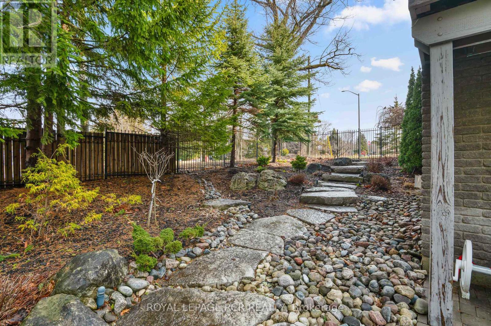 118 Oak Ridge Drive, Orangeville, Ontario  L9W 5J5 - Photo 40 - W12965648