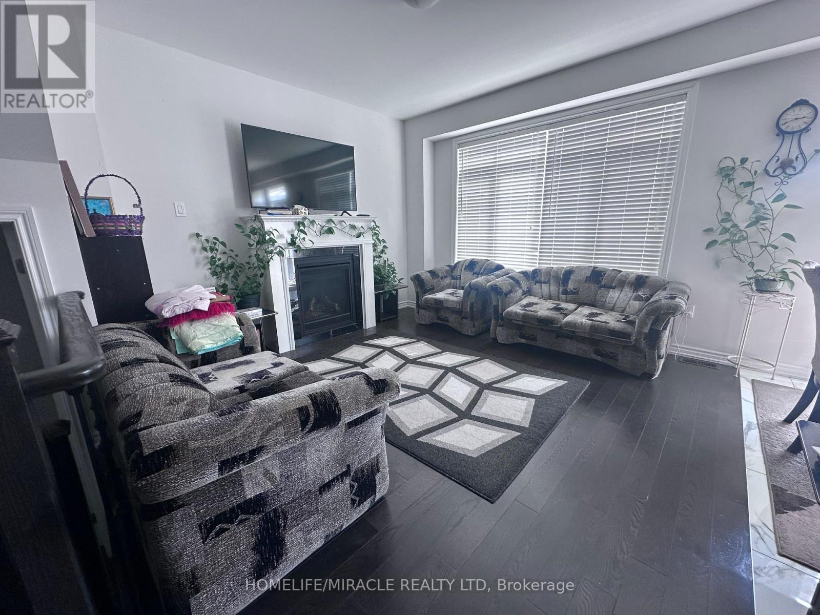 44 Dolobram Trail, Brampton, Ontario  L7A 4Y3 - Photo 4 - W12965668
