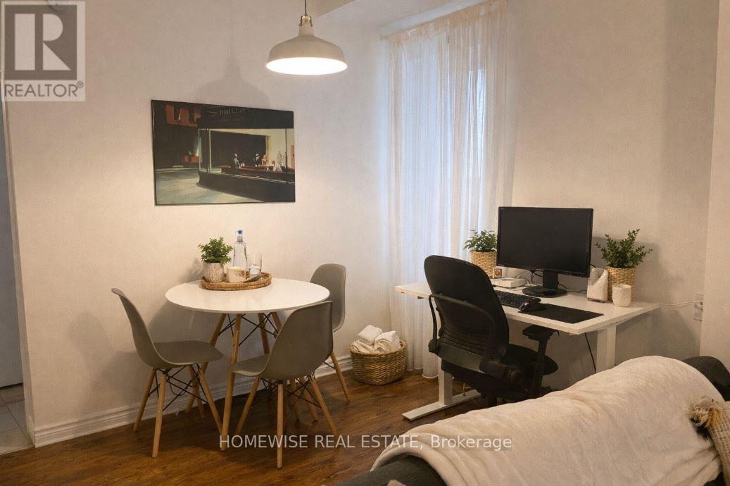 102 - 1 Triller Avenue, Toronto, Ontario  M6K 3B7 - Photo 2 - W12965700