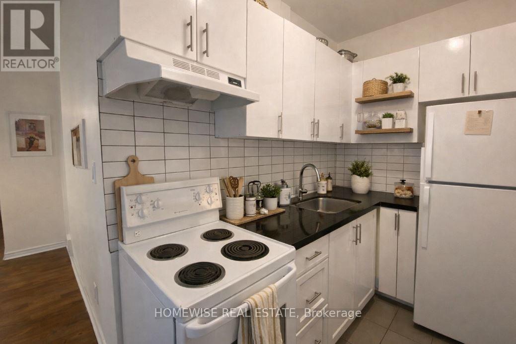 102 - 1 Triller Avenue, Toronto, Ontario  M6K 3B7 - Photo 3 - W12965700