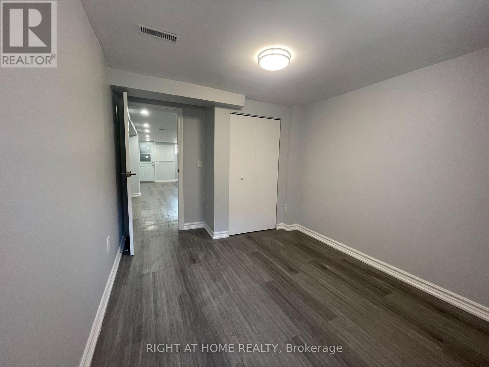 980 Ossington Avenue, Toronto, Ontario  M6G 3V6 - Photo 2 - W12965708