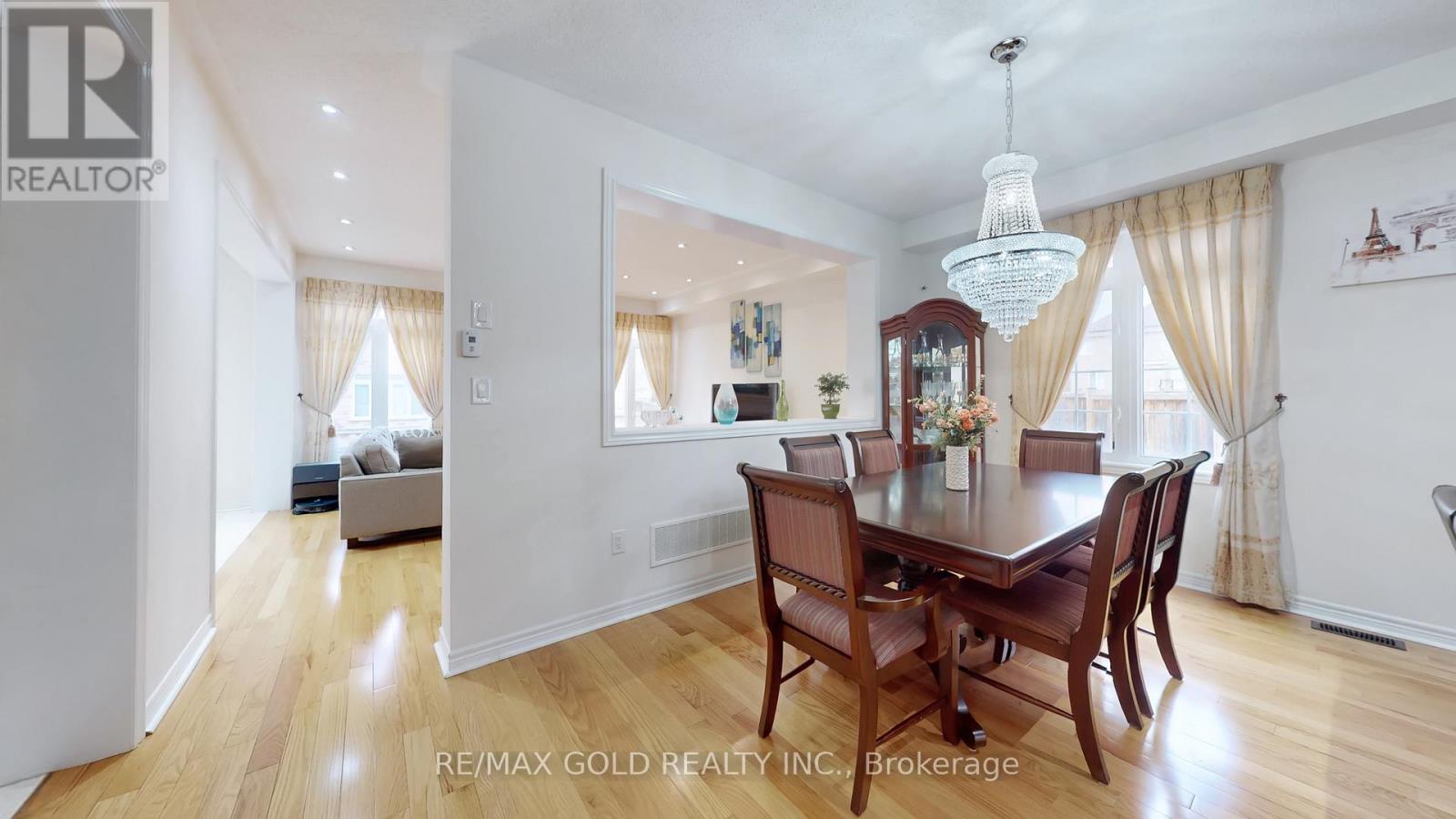 18 Kawana Road, Brampton, Ontario  L6Y 0W2 - Photo 8 - W12965724