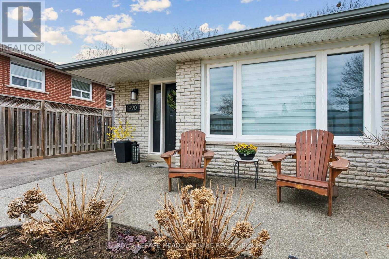 1990 Silverberry Crescent S, Mississauga, Ontario  L5J 1C9 - Photo 3 - W12965762