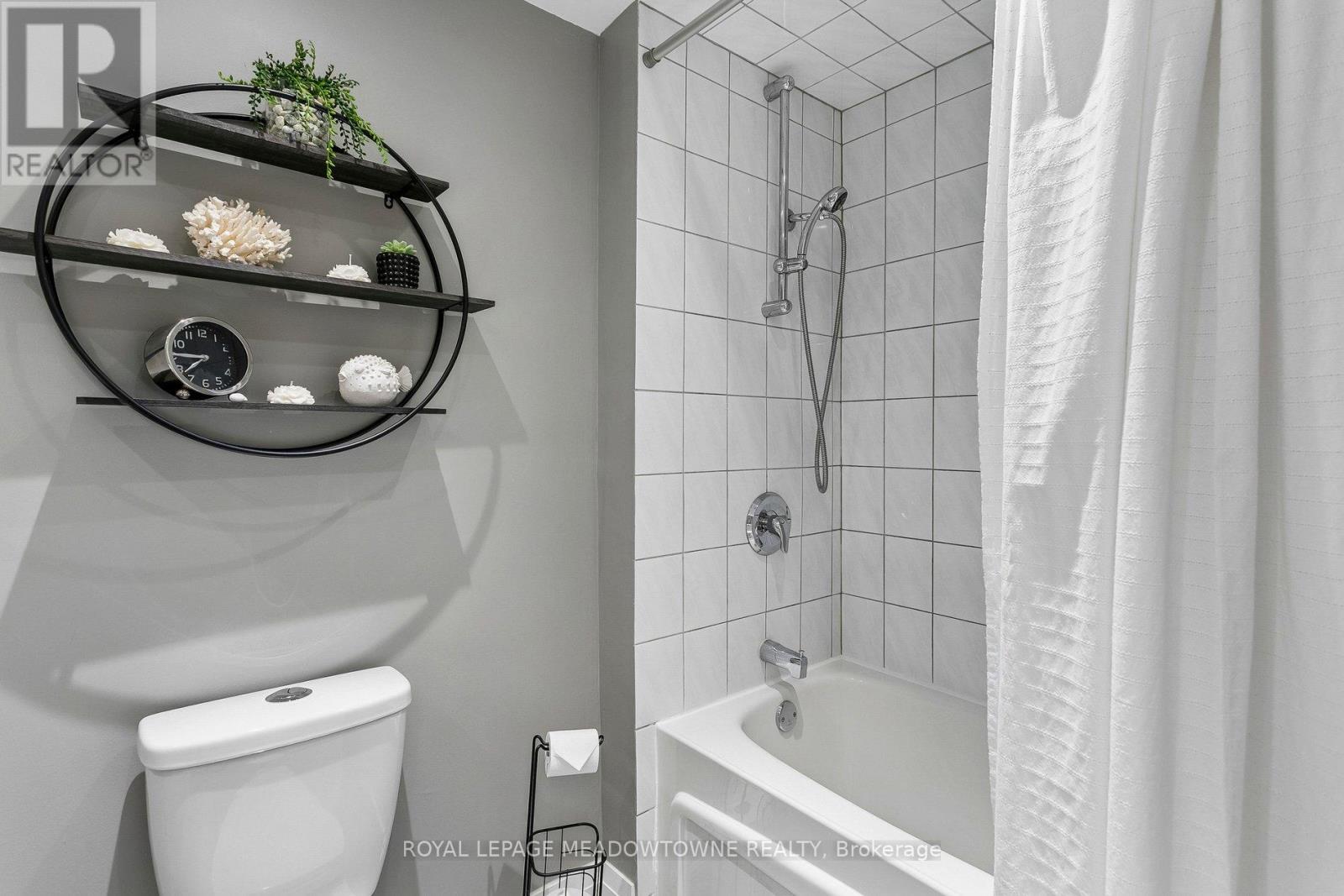 1990 Silverberry Crescent S, Mississauga, Ontario  L5J 1C9 - Photo 33 - W12965762