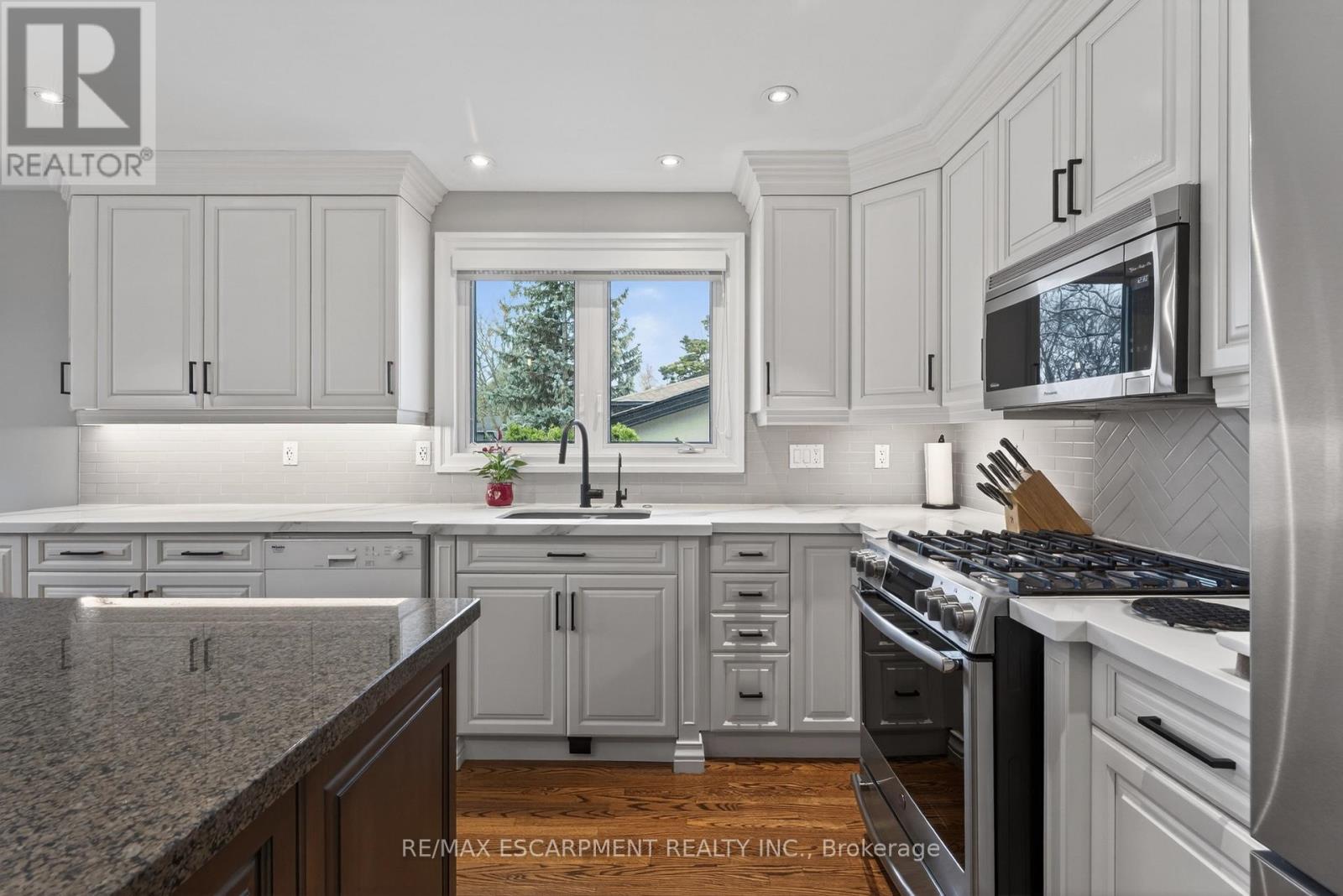 316 Silvana Crescent, Burlington, Ontario  L7L 2W1 - Photo 14 - W12965774