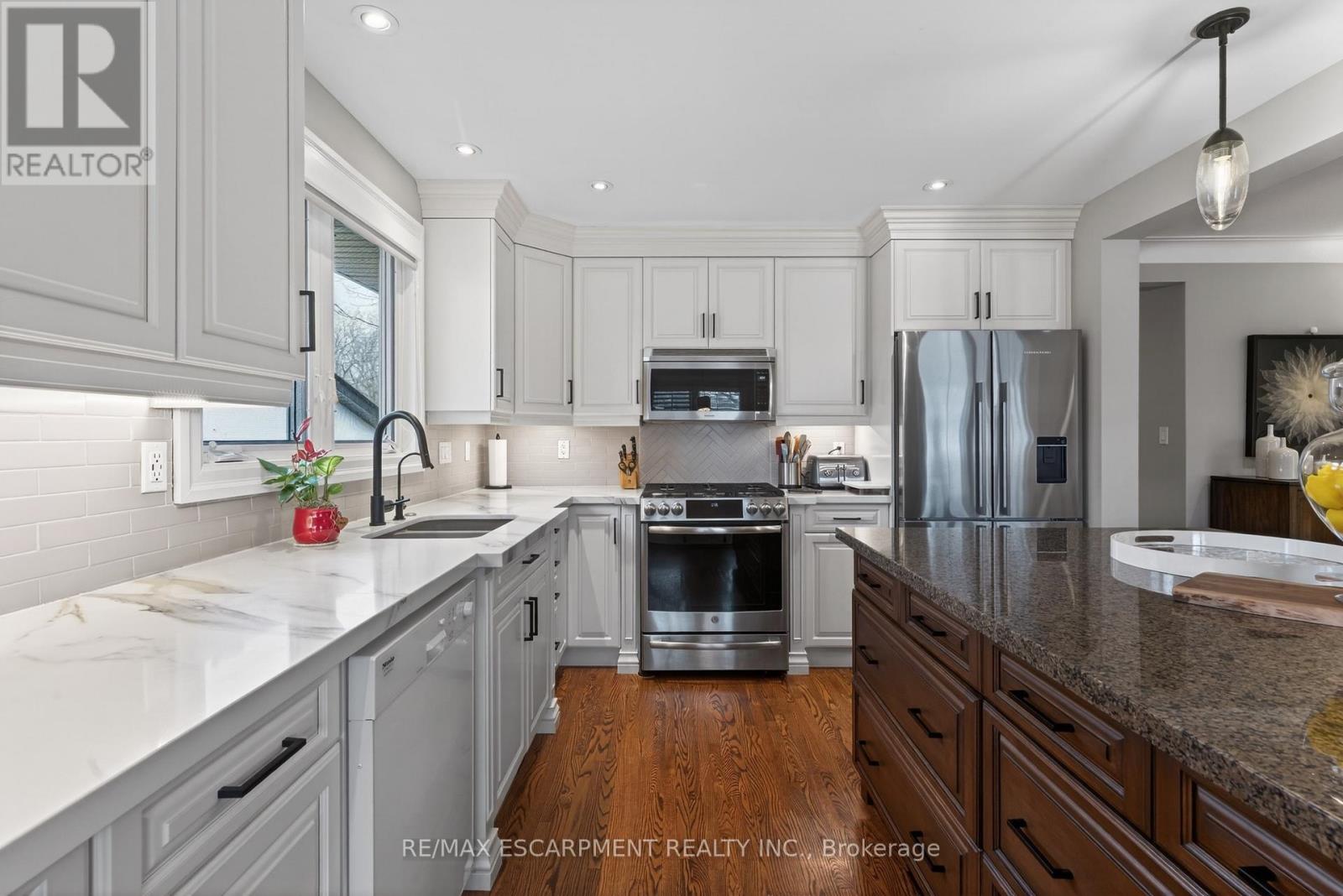 316 Silvana Crescent, Burlington, Ontario  L7L 2W1 - Photo 15 - W12965774