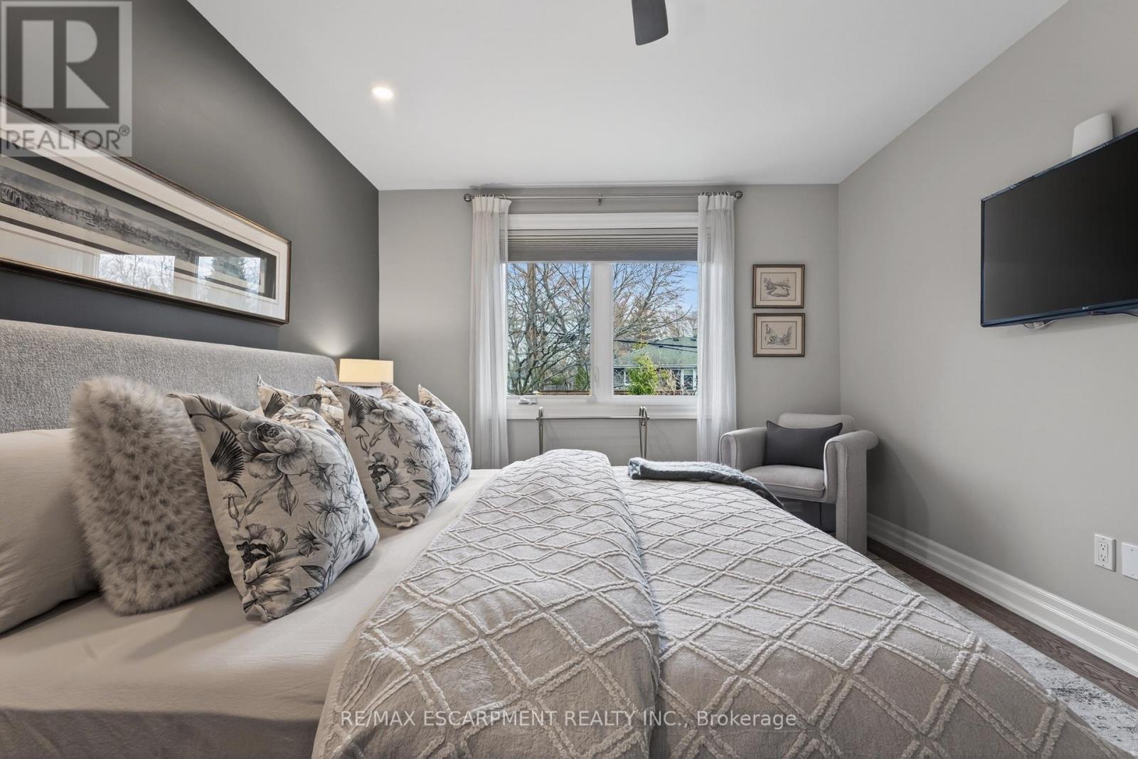 316 Silvana Crescent, Burlington, Ontario  L7L 2W1 - Photo 19 - W12965774