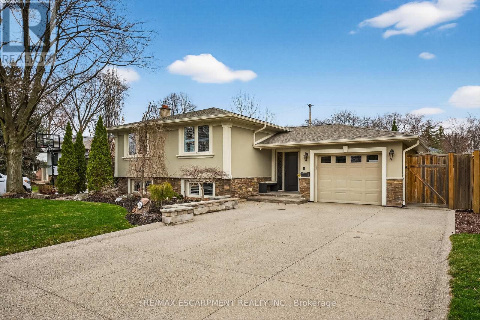 316 Silvana Crescent, Burlington, Ontario  L7L 2W1 - Photo 3 - W12965774