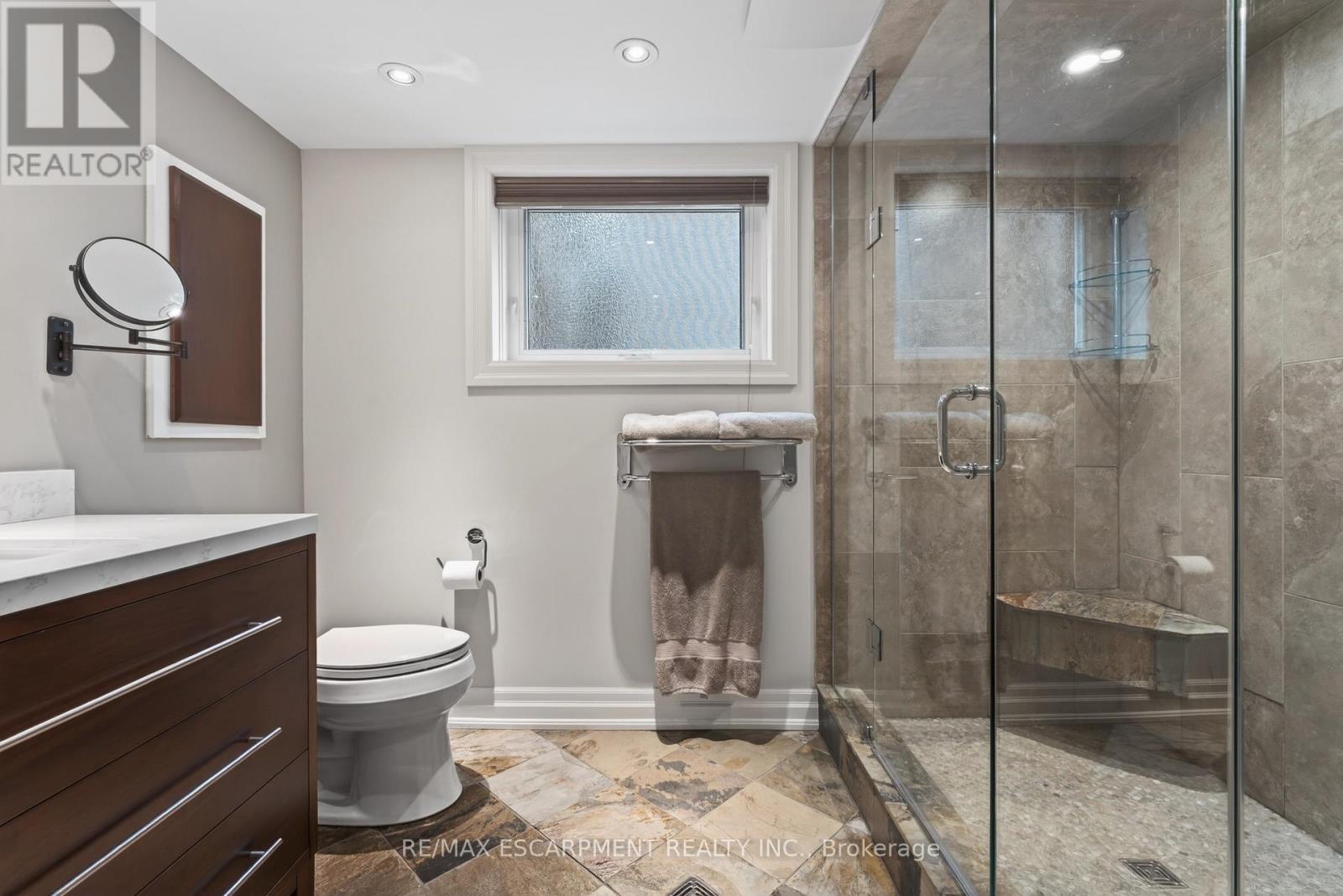 316 Silvana Crescent, Burlington, Ontario  L7L 2W1 - Photo 34 - W12965774