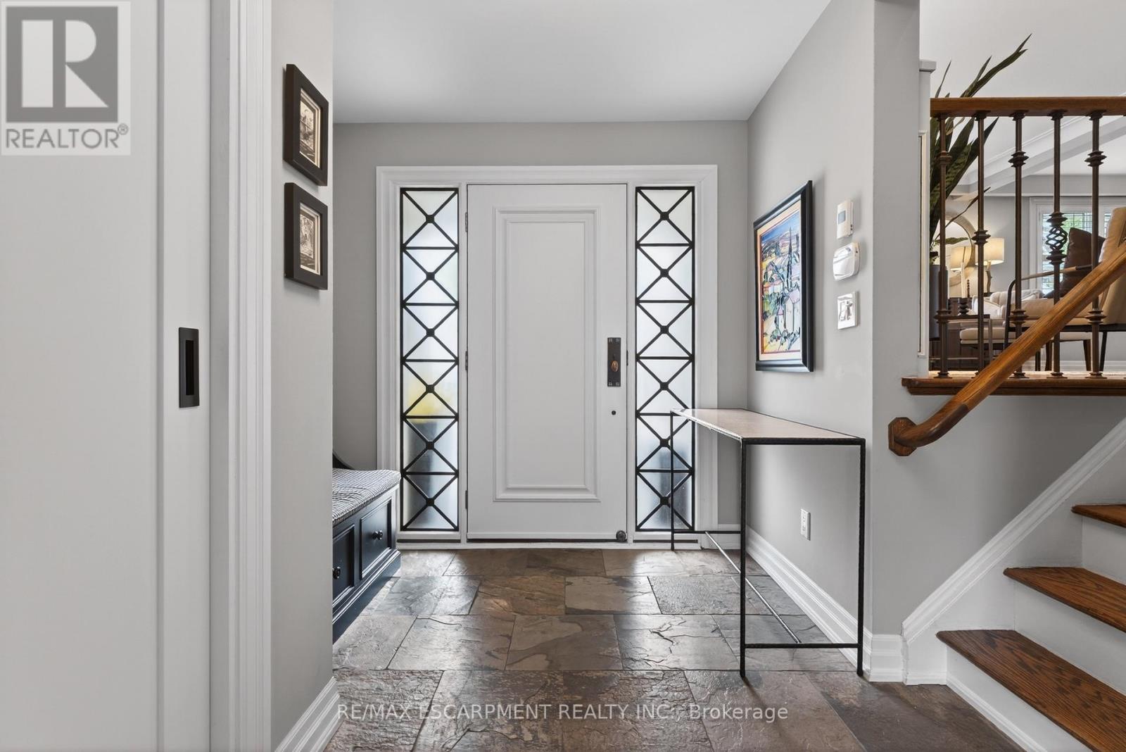 316 Silvana Crescent, Burlington, Ontario  L7L 2W1 - Photo 5 - W12965774