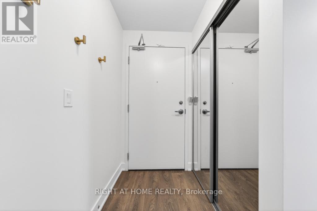 1104 - 297 Oak Walk Drive, Oakville, Ontario  L6H 3R6 - Photo 11 - W12965790