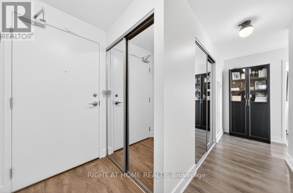 1104 - 297 Oak Walk Drive, Oakville, Ontario  L6H 3R6 - Photo 12 - W12965790