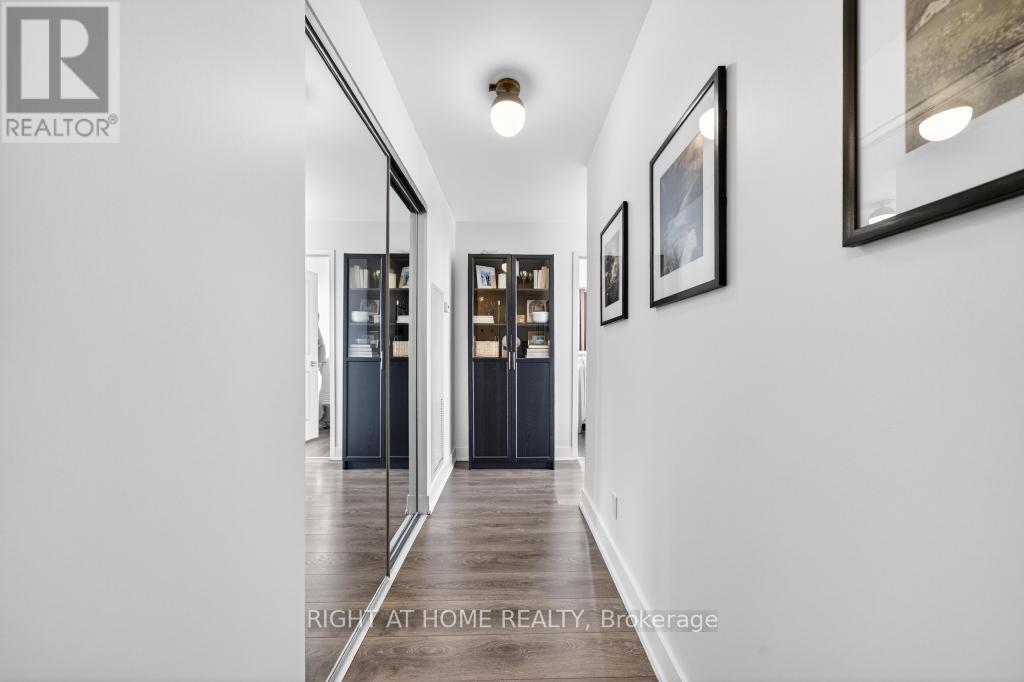 1104 - 297 Oak Walk Drive, Oakville, Ontario  L6H 3R6 - Photo 13 - W12965790