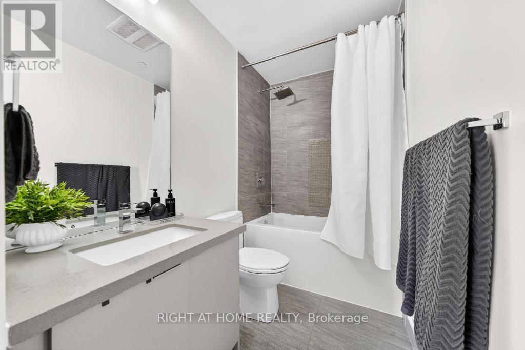 1104 - 297 Oak Walk Drive, Oakville, Ontario  L6H 3R6 - Photo 20 - W12965790