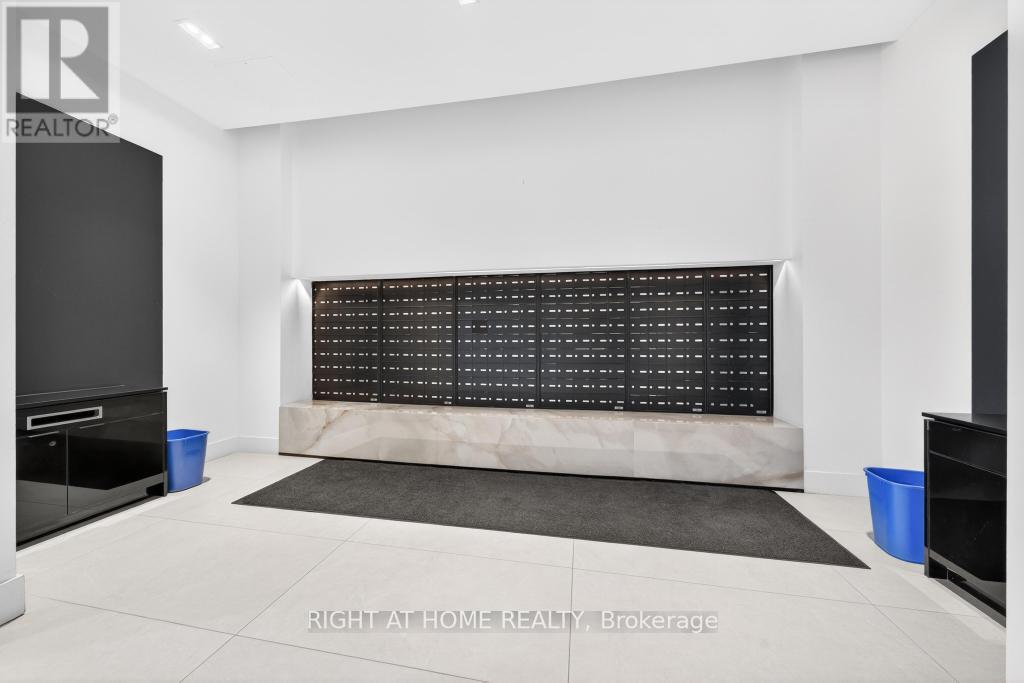 1104 - 297 Oak Walk Drive, Oakville, Ontario  L6H 3R6 - Photo 8 - W12965790