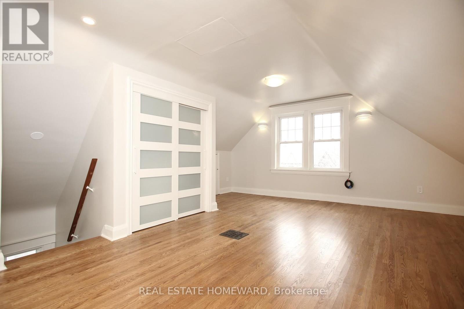 266 Salem Avenue, Toronto, Ontario  M6H 3C7 - Photo 10 - W12965820