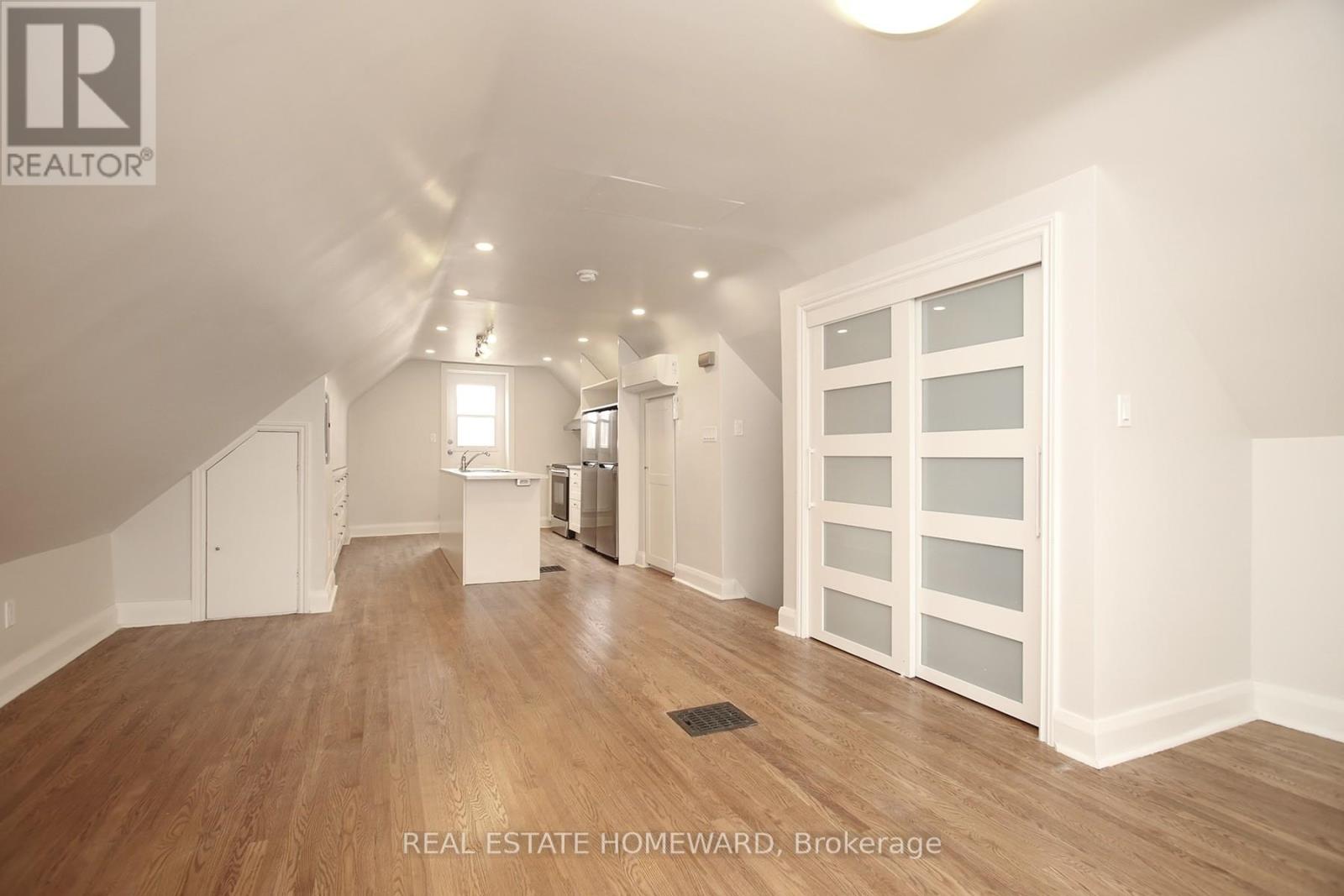 266 Salem Avenue, Toronto, Ontario  M6H 3C7 - Photo 12 - W12965820