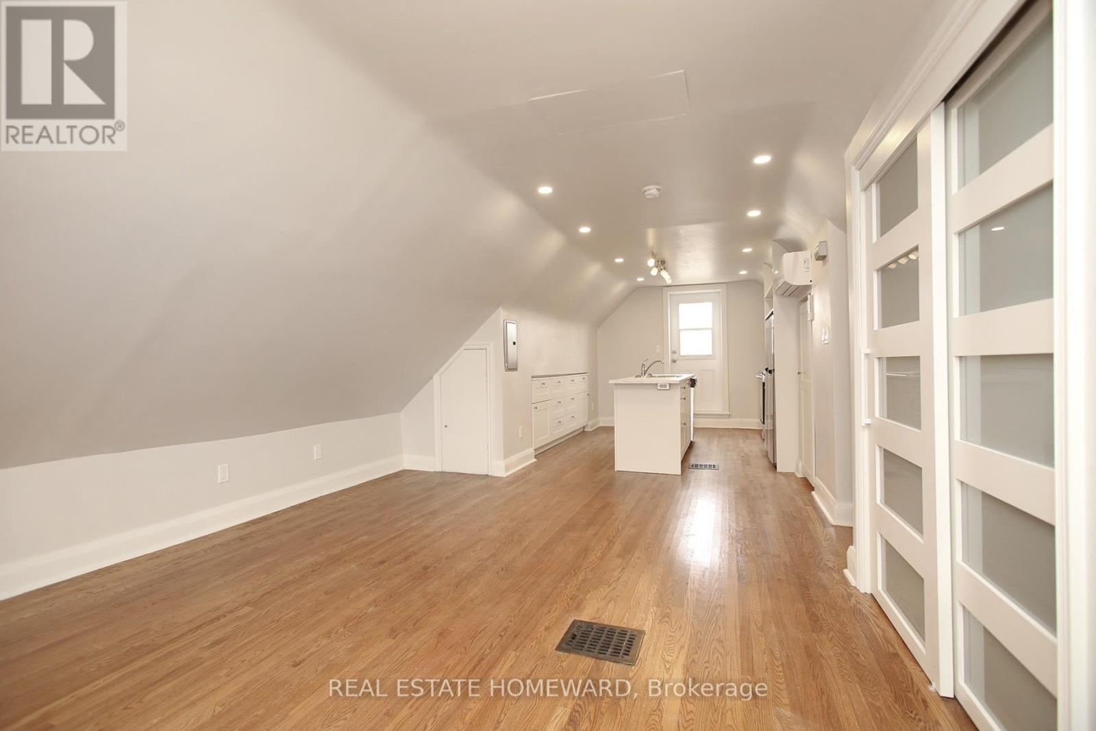266 Salem Avenue, Toronto, Ontario  M6H 3C7 - Photo 13 - W12965820