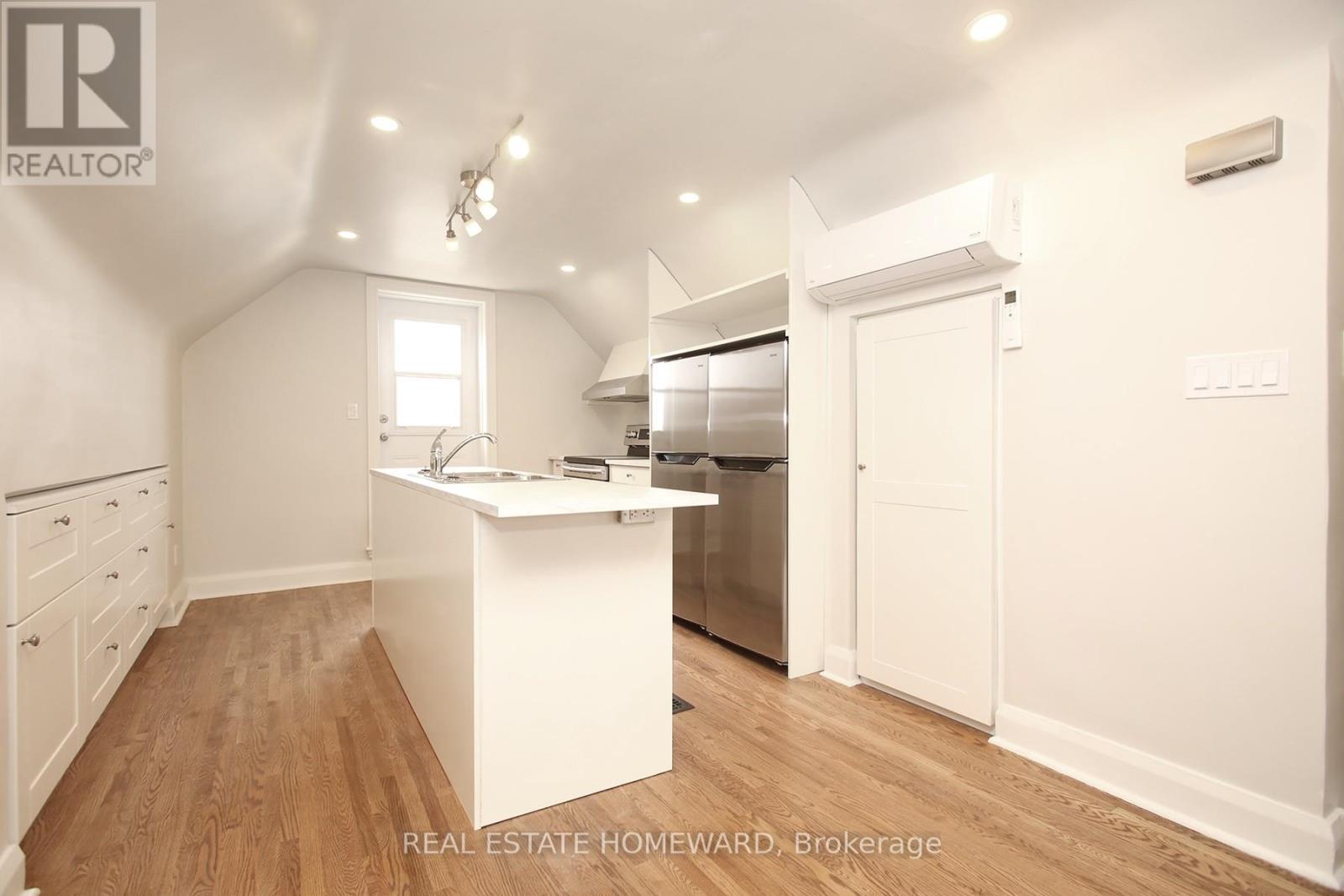 266 Salem Avenue, Toronto, Ontario  M6H 3C7 - Photo 8 - W12965820