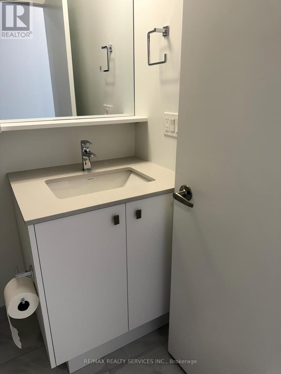 412 - 2088 James Street, Burlington, Ontario  L7R 0H2 - Photo 8 - W12965856