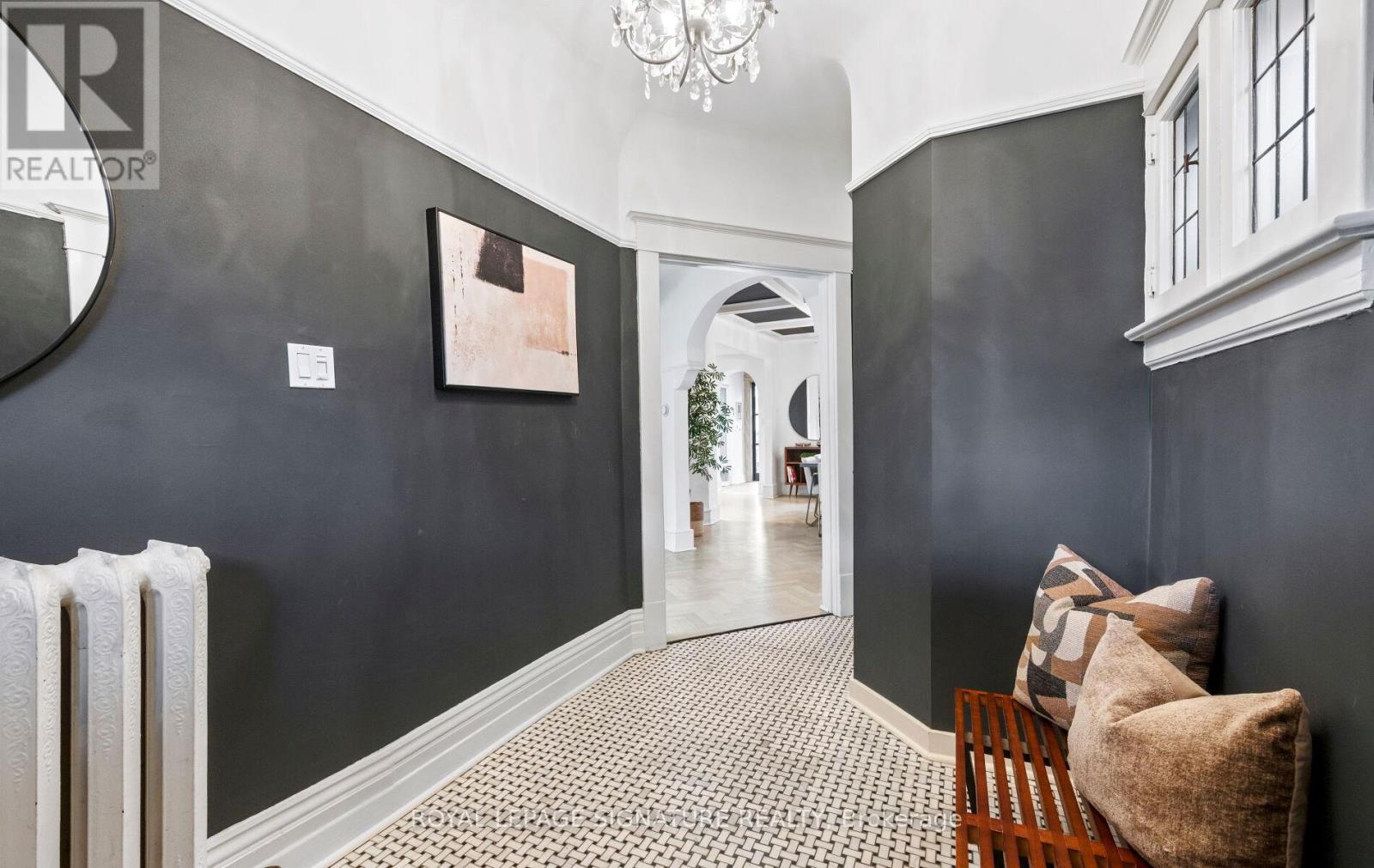 276 Roncesvalles Avenue, Toronto, Ontario  M6R 2M2 - Photo 3 - W12965892