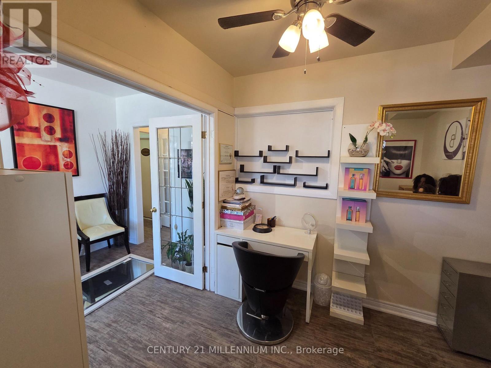 B - 2479 Lake Shore Boulevard W, Toronto, Ontario  M8V 1C5 - Photo 9 - W12965920