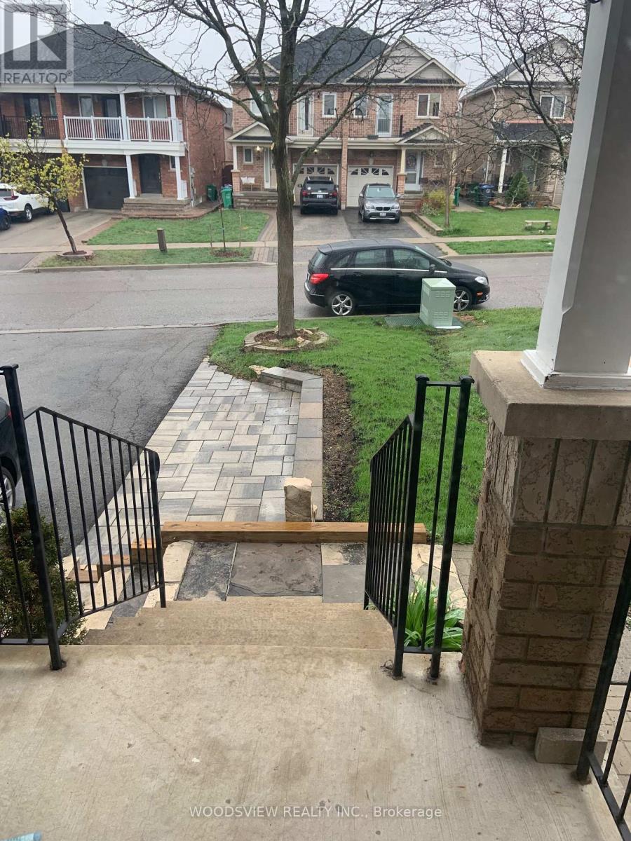 22 Manorwood Court, Caledon, Ontario  L7E 2S9 - Photo 11 - W12965944