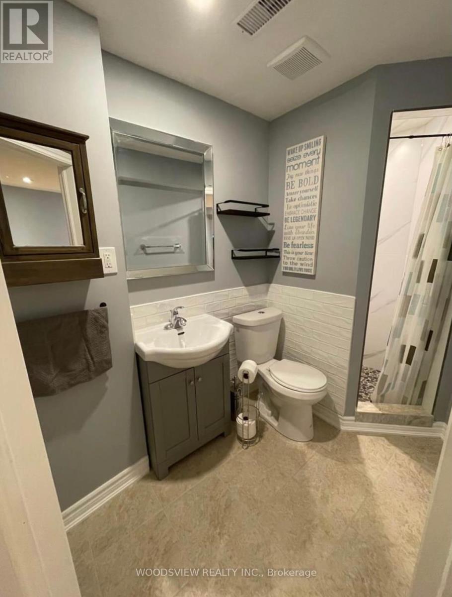 22 Manorwood Court, Caledon, Ontario  L7E 2S9 - Photo 6 - W12965944