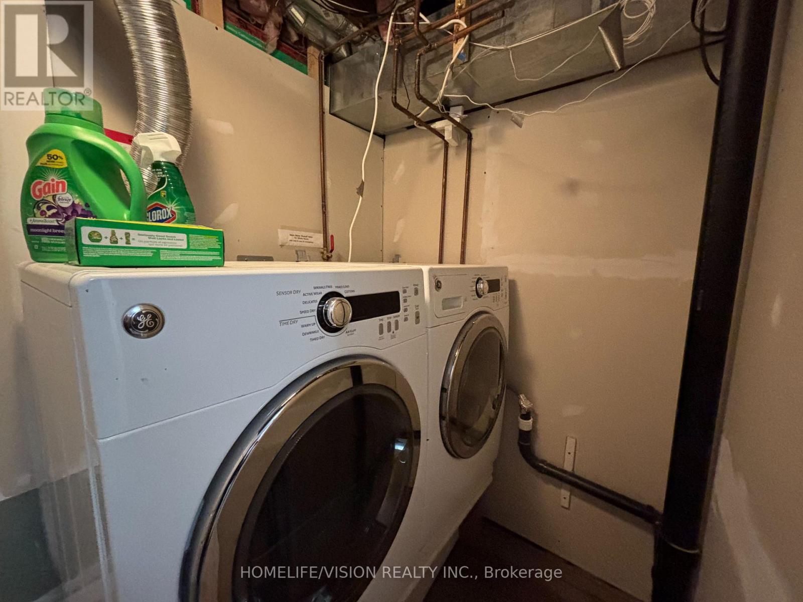 Bsmt - 143 Belgravia Avenue, Toronto, Ontario  M6E 2M6 - Photo 13 - W12965978