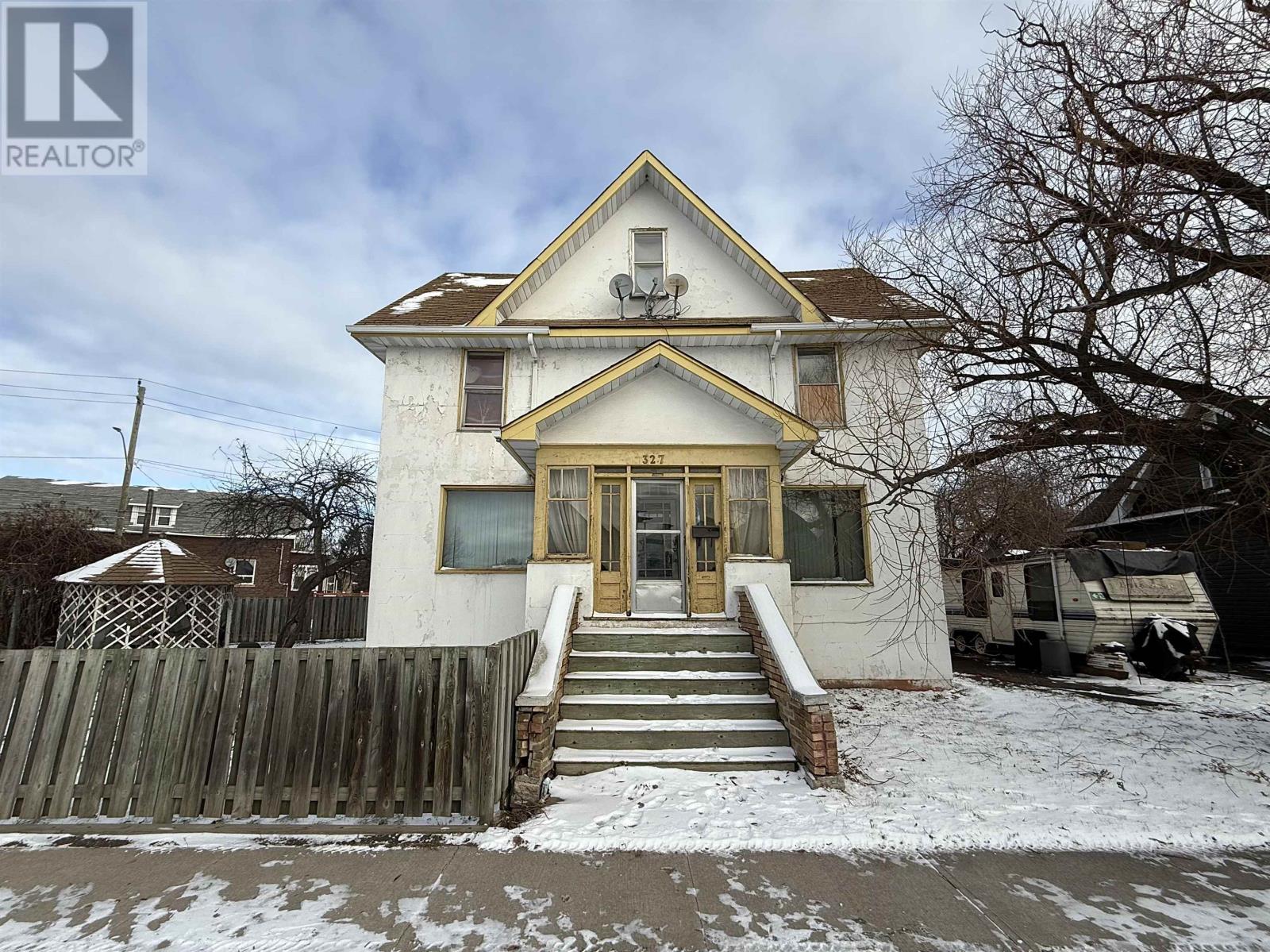 327 Robertson St, Thunder Bay, Ontario  P7C 2P1 - Photo 1 - TB253602