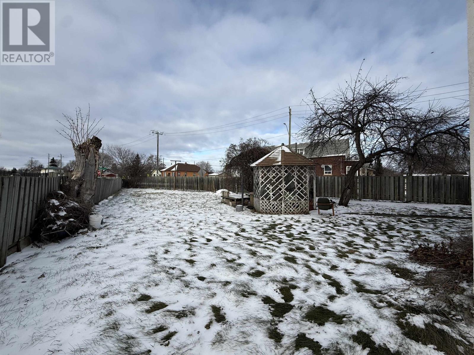 327 Robertson St, Thunder Bay, Ontario  P7C 2P1 - Photo 4 - TB253602