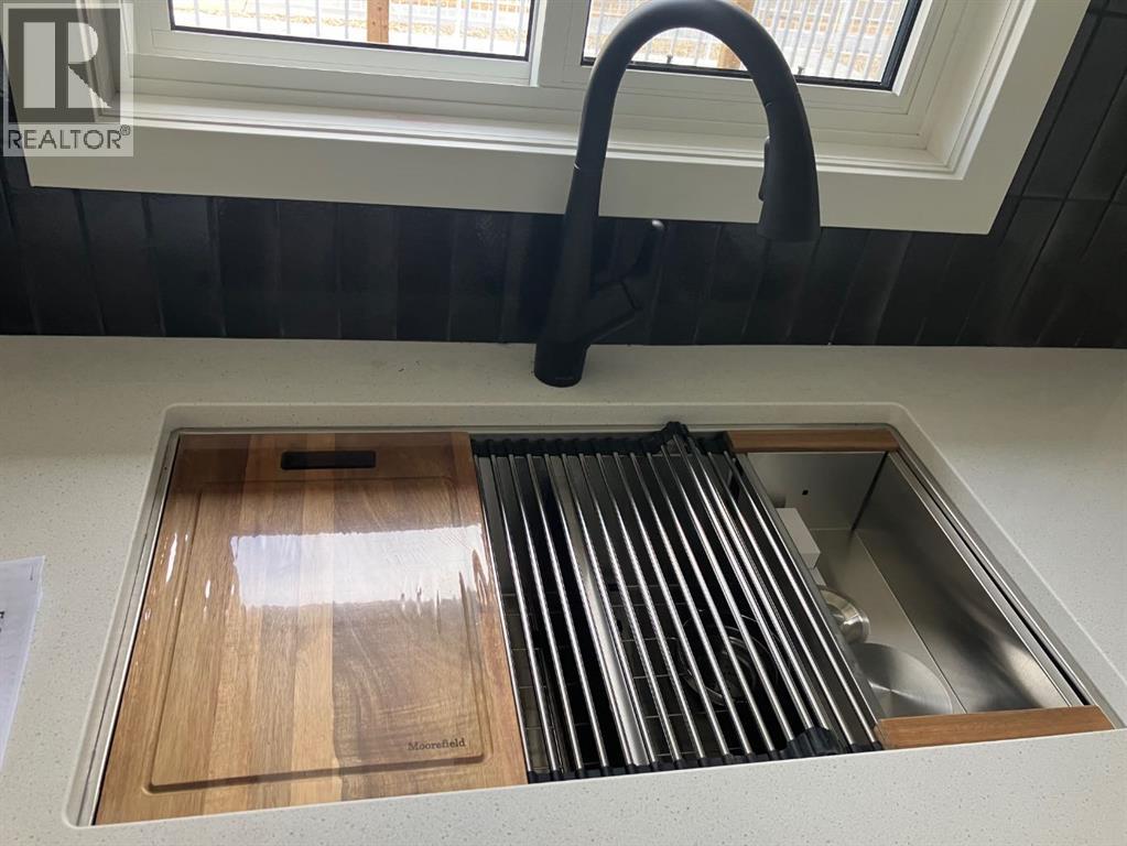 404 8 Street Sw, Medicine Hat, Alberta  T1A 4M2 - Photo 10 - A2263432