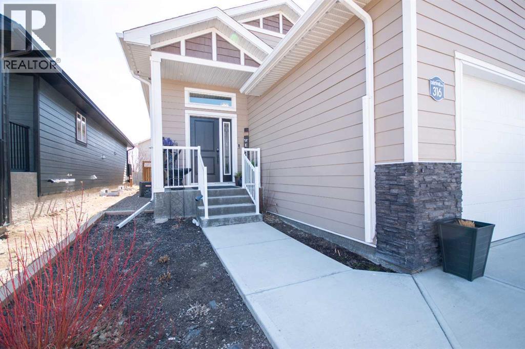 316 Greenwood Place, Coalhurst, Alberta  T0L 0V2 - Photo 2 - A2299132