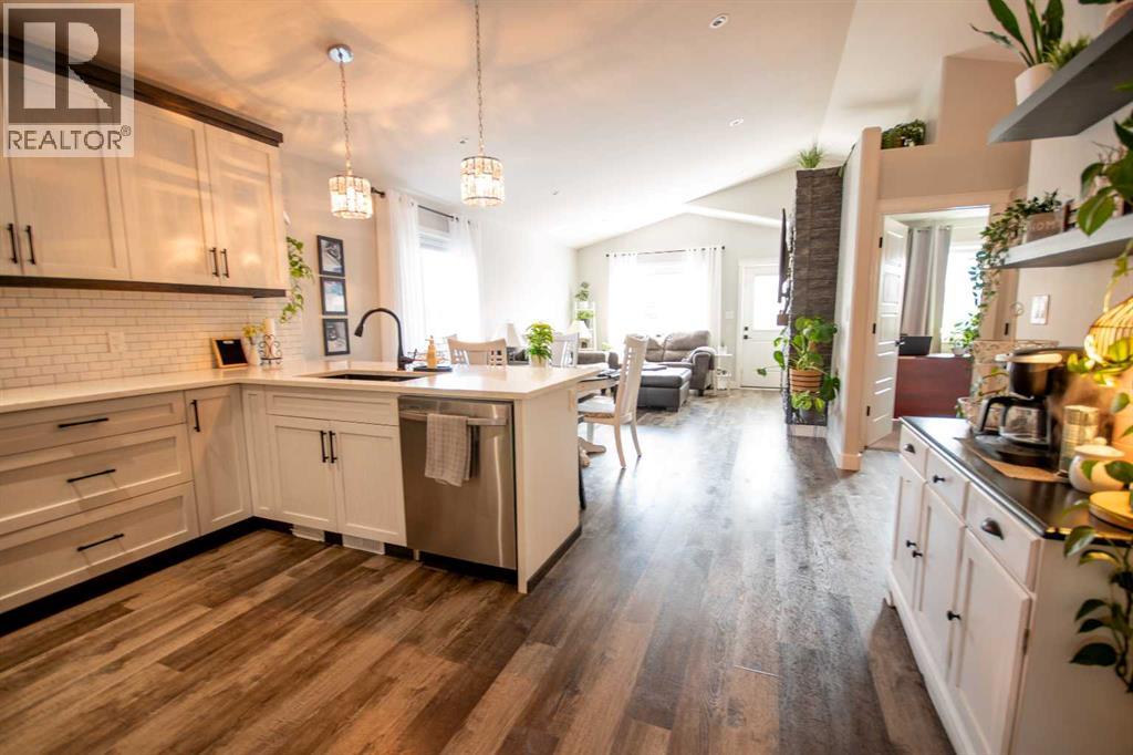 316 Greenwood Place, Coalhurst, Alberta  T0L 0V2 - Photo 8 - A2299132