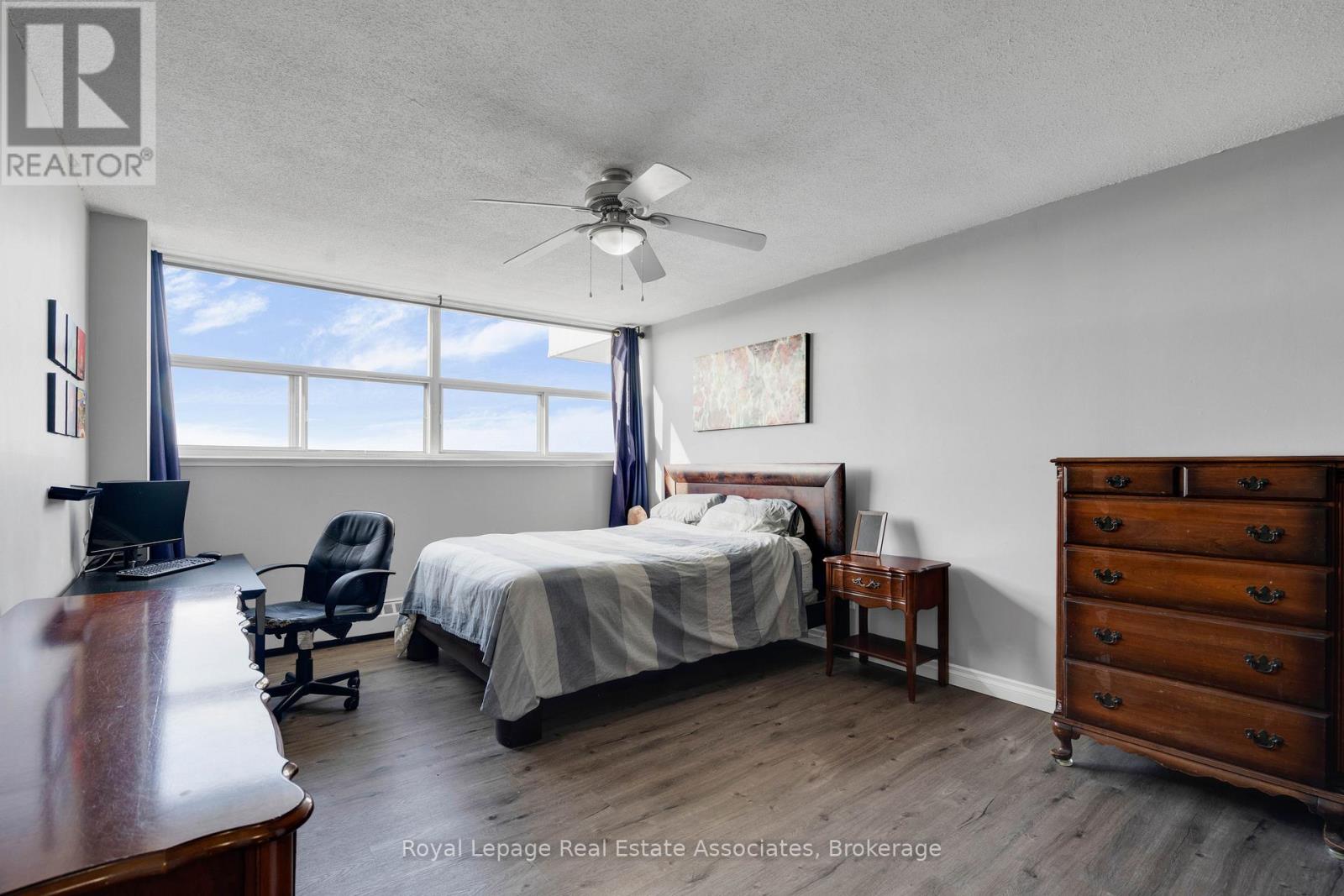 1204 - 215 Glenridge Avenue, St. Catharines, Ontario  L2T 3J7 - Photo 21 - X12965682