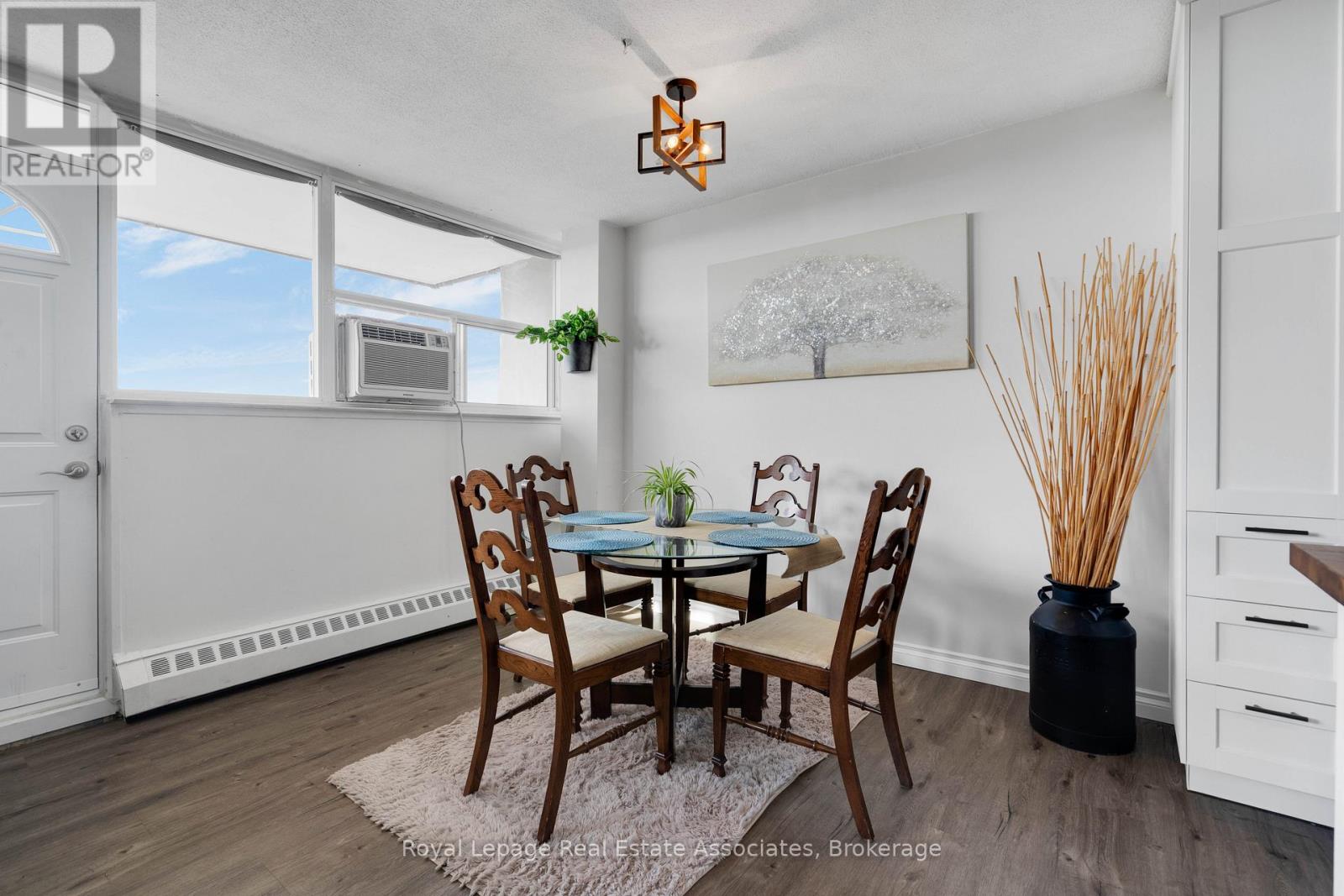 1204 - 215 Glenridge Avenue, St. Catharines, Ontario  L2T 3J7 - Photo 8 - X12965682