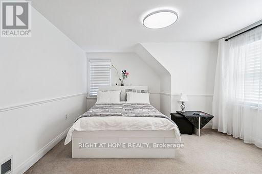 105 Glenridge Avenue, St. Catharines, Ontario  L2R 4X5 - Photo 23 - X12965798