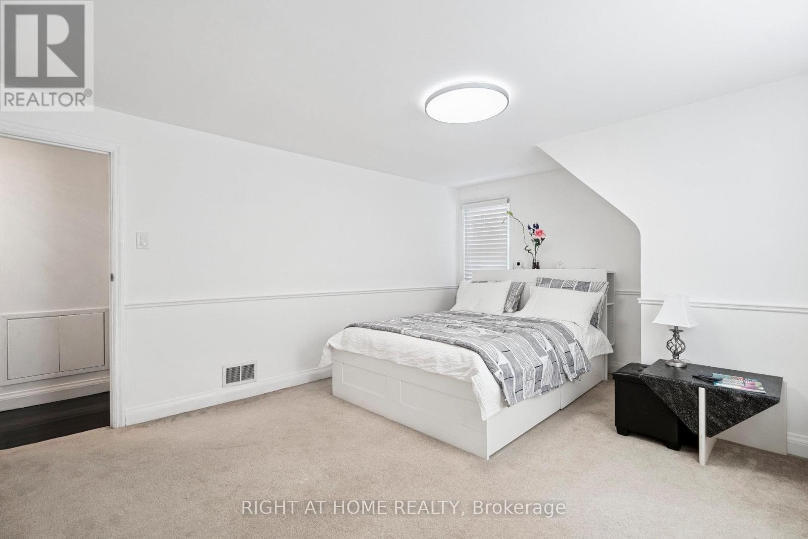 105 Glenridge Avenue, St. Catharines, Ontario  L2R 4X5 - Photo 26 - X12965798